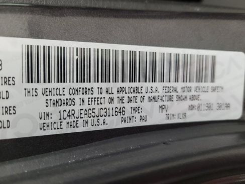 Used 2018 Jeep Grand Cherokee Altitude RWD image 33