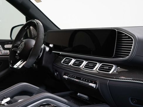 Used 2025 Mercedes-Benz GLS 63 AMG 4MATIC image 35