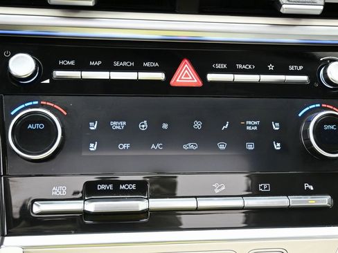 Used 2024 Hyundai Santa Fe Limited image 29