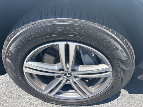 Used 2022 Mercedes-Benz GLC 300 4MATIC image 9