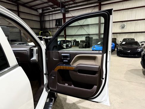 Used 2018 GMC Sierra 1500 SLT w/ SLT Premium Package AWD/4WD image 24