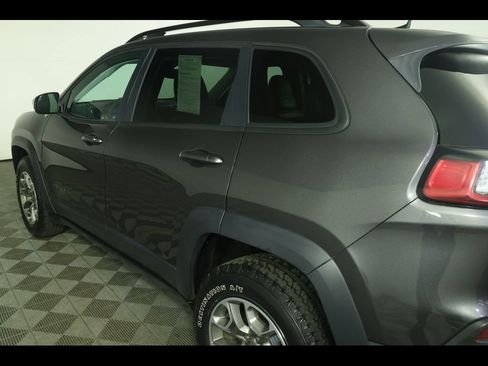 Used 2022 Jeep Cherokee Trailhawk w/ Premium Leather Package AWD/4WD image 16