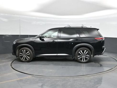 Used 2025 Nissan Pathfinder Platinum FWD image 10