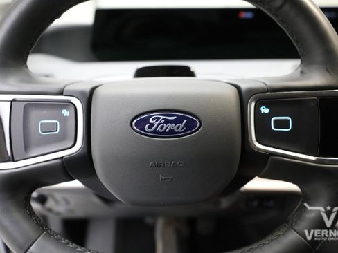 Used 2025 Ford Expedition Active AWD/4WD image 22