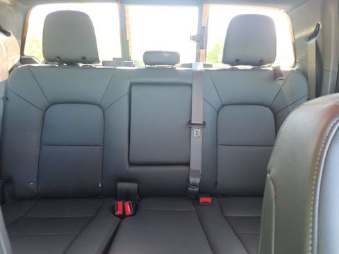 Used 2024 GMC Canyon Elevation w/ Elevation Premium Package AWD/4WD image 9