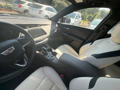 Used 2023 Cadillac XT4 Sport w/ Sun And Sound Package AWD/4WD image 9