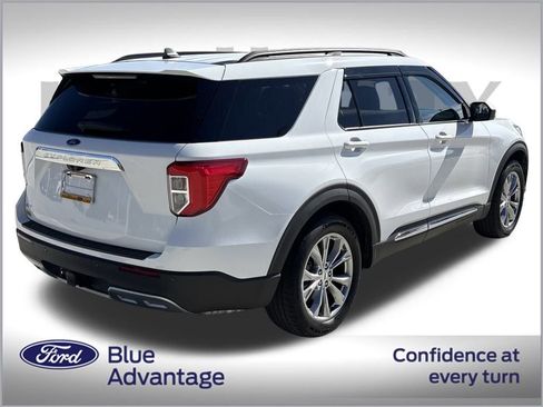 Certified 2021 Ford Explorer XLT w/ Equipment Group 202A image 4