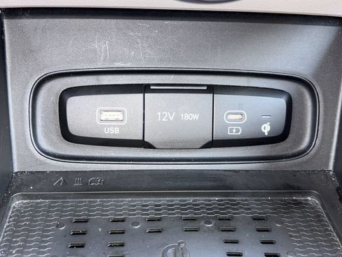 Used 2026 Hyundai Venue SEL FWD image 6