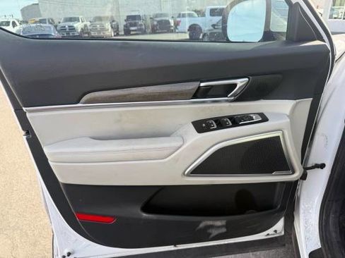 Used 2022 Kia Telluride EX w/ EX Premium Package image 9