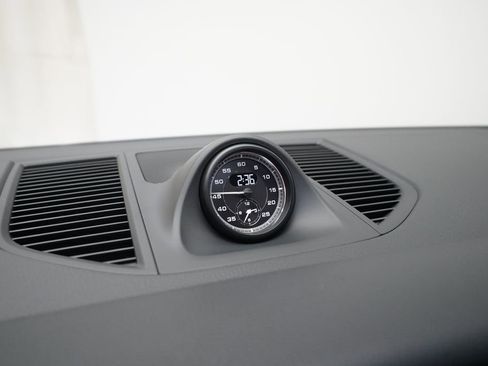 Certified 2026 Porsche Macan image 22