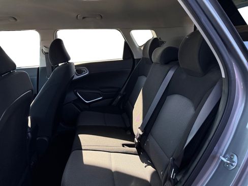 Used 2023 Kia Soul S image 11