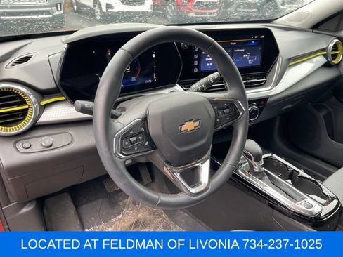 Used 2024 Chevrolet Trax LT w/ Driver Confidence Package FWD image 7