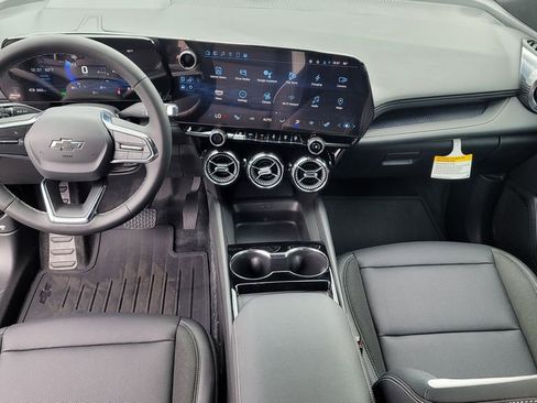 New 2025 Chevrolet Blazer EV LT image 24