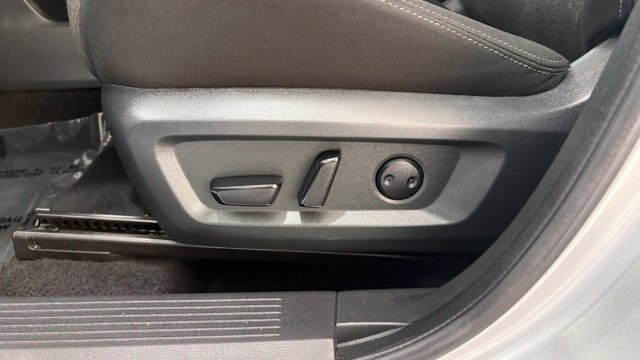 Used 2025 Nissan Rogue SV AWD/4WD image 15