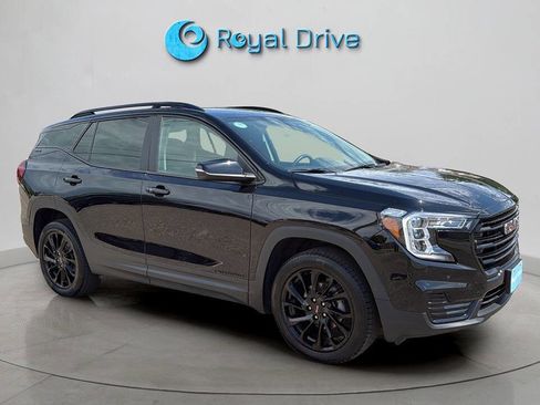 Used 2023 GMC Terrain SLE w/ Driver Convenience Package AWD/4WD image 8