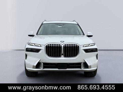 Used 2025 BMW X7 xDrive40i image 8
