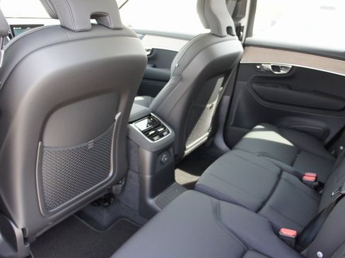 New 2025 Volvo XC90 T8 Plus w/ Protection Package Premier image 24