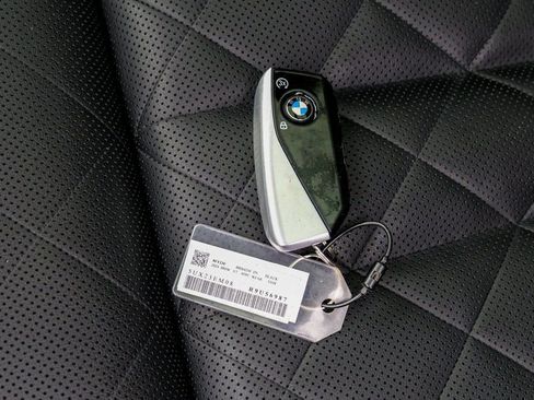 Used 2024 BMW X7 xDrive40i image 69