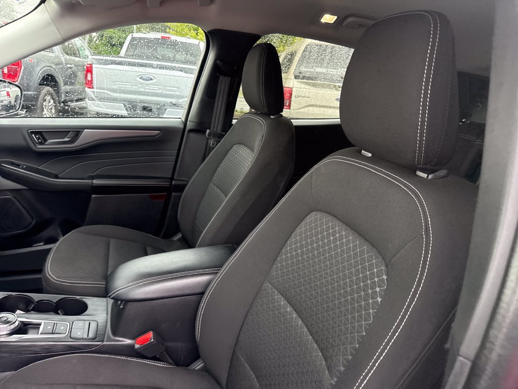 Used 2025 Ford Escape Active AWD/4WD image 22