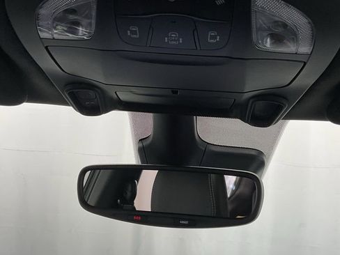 New 2025 Chrysler Pacifica Limited image 15