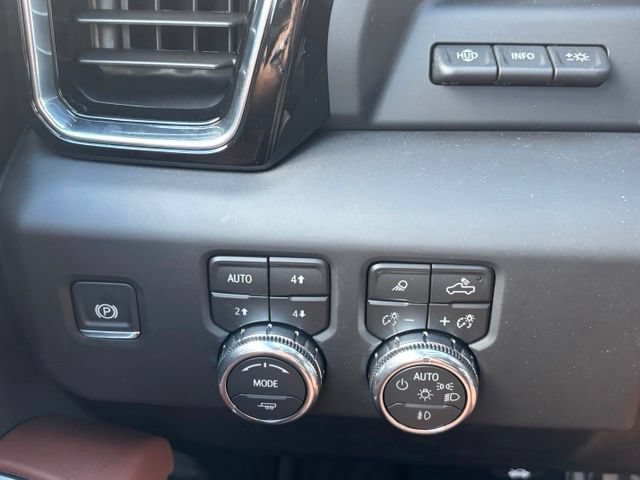 New 2026 GMC Sierra 3500 Denali Ultimate AWD/4WD image 32