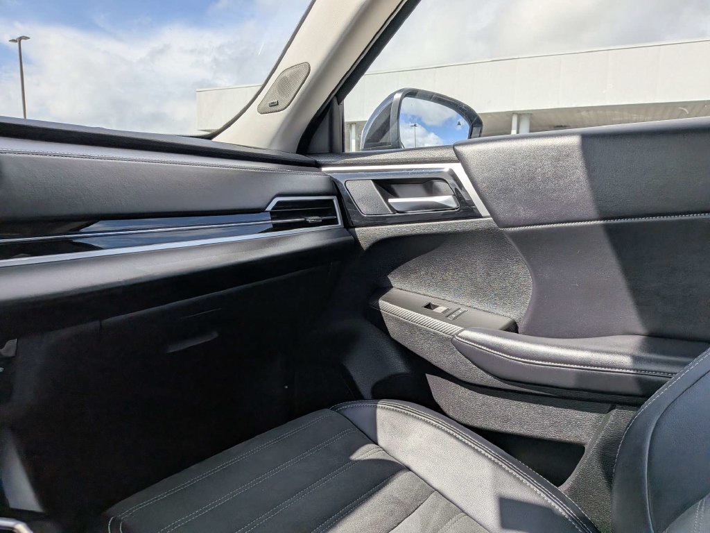 Used 2025 Mitsubishi Outlander SE FWD image 14