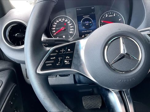 Used 2025 Mercedes-Benz Sprinter 2500 image 21