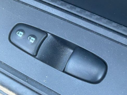 Used 2025 Nissan Versa SV FWD image 32