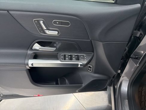 Used 2026 Mercedes-Benz GLB 250 image 17