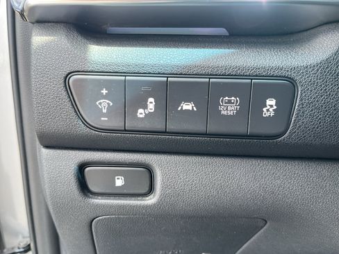 Used 2022 Kia Niro EX Premium FWD image 16
