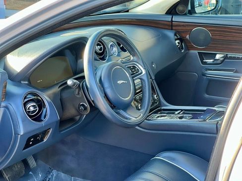 Used 2011 Jaguar XJ L image 14