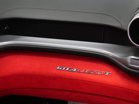 Used 2019 Ferrari GTC4Lusso T RWD image 17