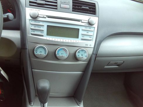 Used 2009 Toyota Camry LE image 27