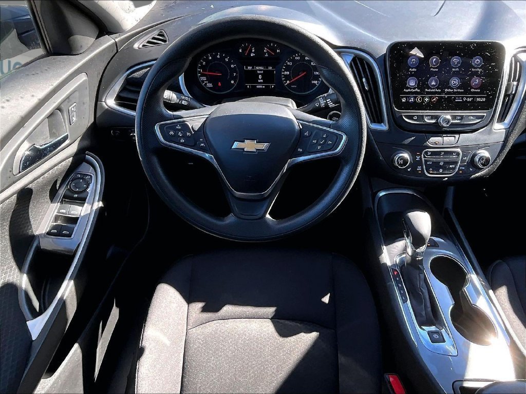 Used 2025 Chevrolet Malibu LT FWD image 17