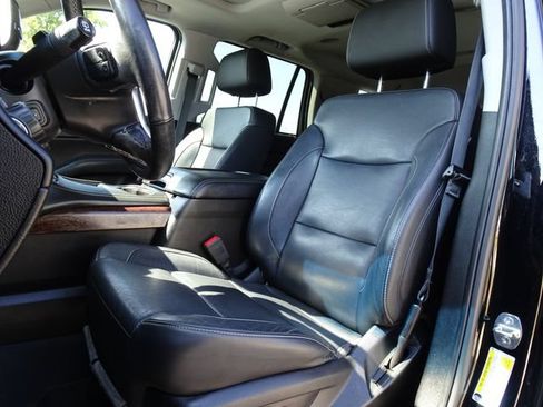 Used 2019 GMC Yukon SLT w/ Graphite Performance Edition RWD image 11