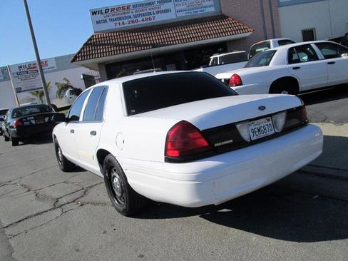 Used 2011 Ford Crown Victoria Police Interceptor image 4