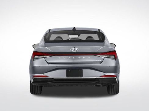 Used 2022 Hyundai Elantra Limited image 10