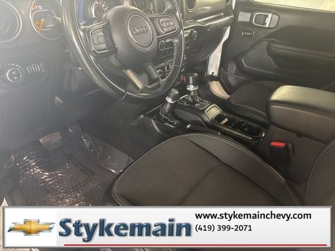 Used 2021 Jeep Gladiator Sport image 16
