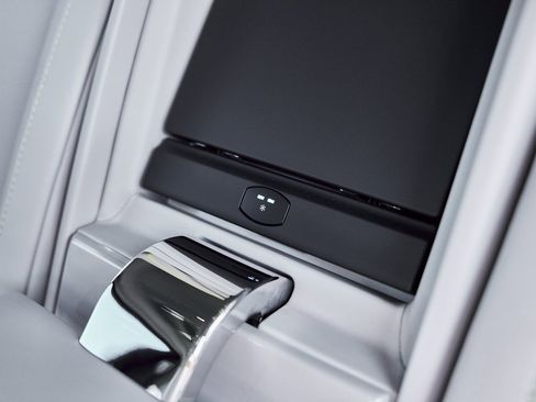 Used 2024 Rolls-Royce Cullinan image 68