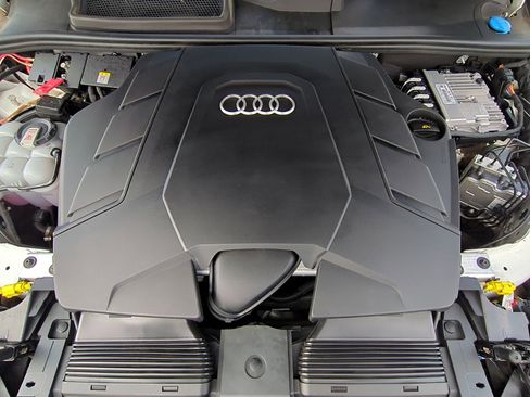 Used 2023 Audi Q7 Premium Plus image 36