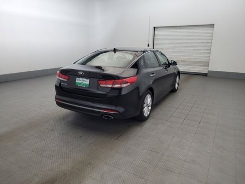 Used 2018 Kia Optima LX w/ 17" Alloy Wheels Package FWD image 9