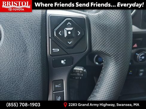Used 2018 Toyota Tacoma TRD Off-Road w/ Technology Package AWD/4WD image 26