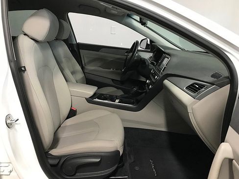Used 2018 Hyundai Sonata SEL w/ Tech Package 02 FWD image 14