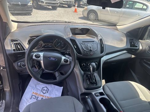 Used 2015 Ford Escape SE FWD image 12