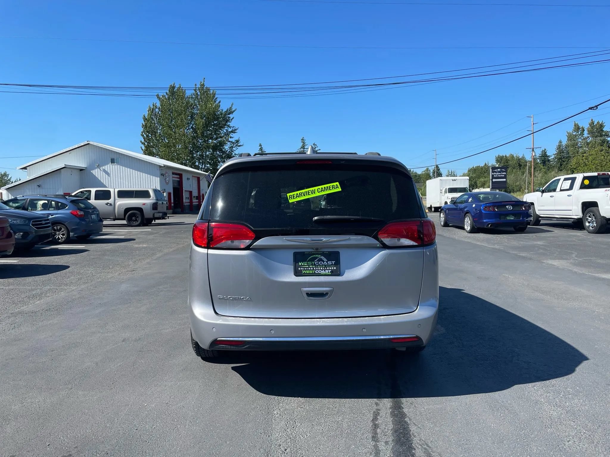 Used 2017 Chrysler Pacifica Touring-L FWD image 5