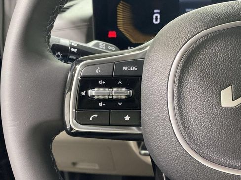 New 2026 Kia Carnival EX FWD image 33