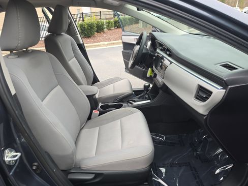Used 2014 Toyota Corolla LE image 10