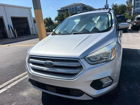 Used 2018 Ford Escape SEL w/ Ford Safe & Smart Package FWD image 2
