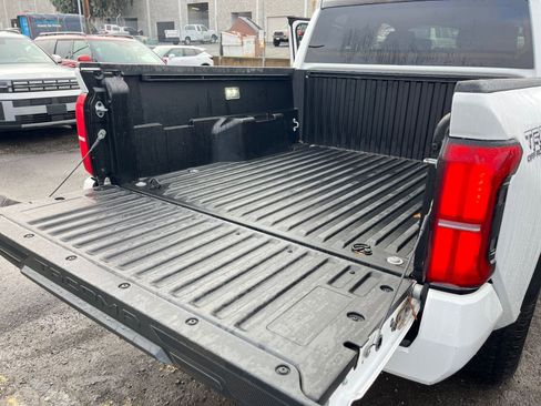 Used 2025 Toyota Tacoma TRD Off-Road image 29