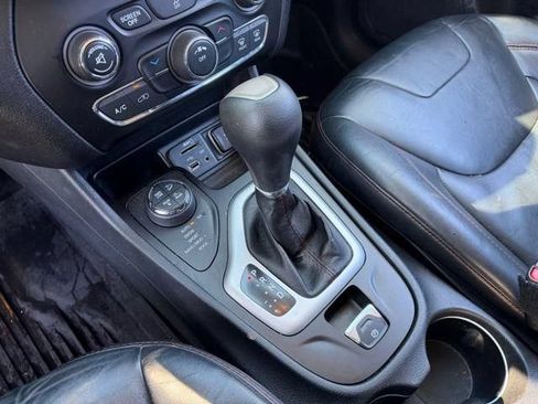 Used 2014 Jeep Cherokee Trailhawk w/ Leather Interior Group AWD/4WD image 38